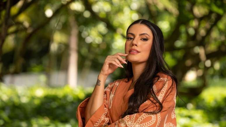 ‘Tá me doendo muito’, expõe a ex-BBB Fernanda sobre ataques contra o filho autista