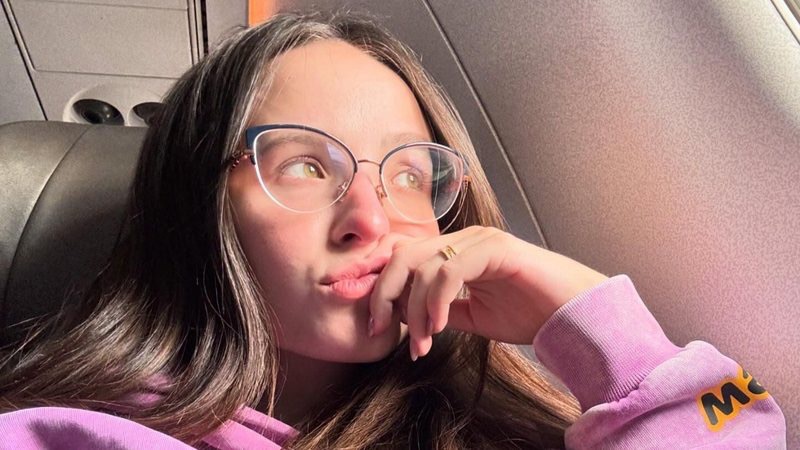 Larissa Manoela se irrita com comentários sobre seu corpo