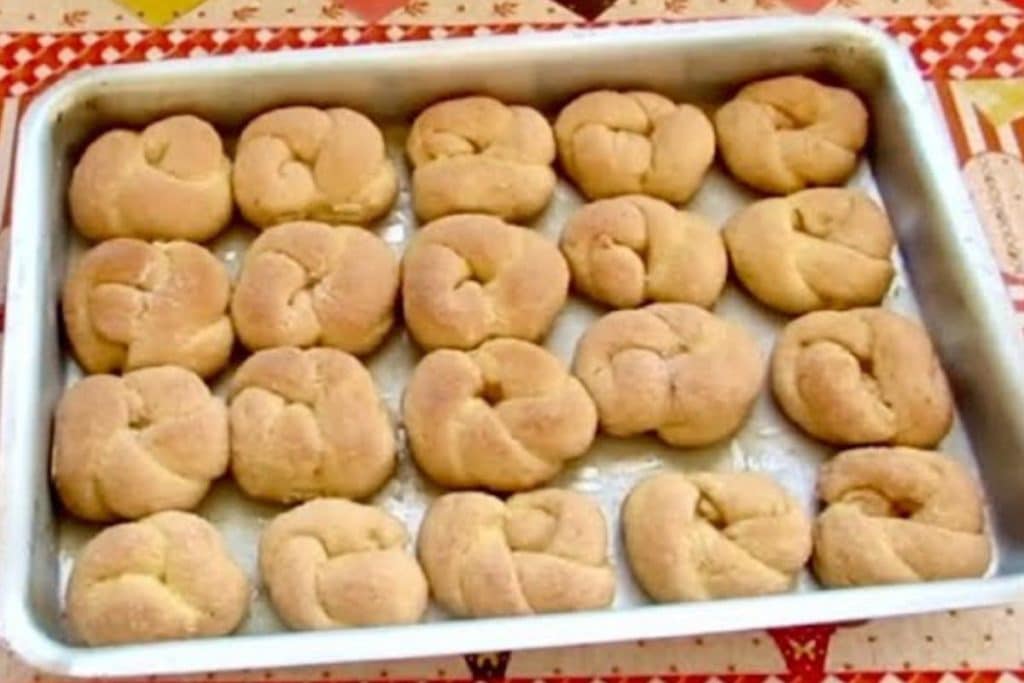 Bolacha de maçã com canela que rende bastante e derrete na boca: o sabor é irresistível