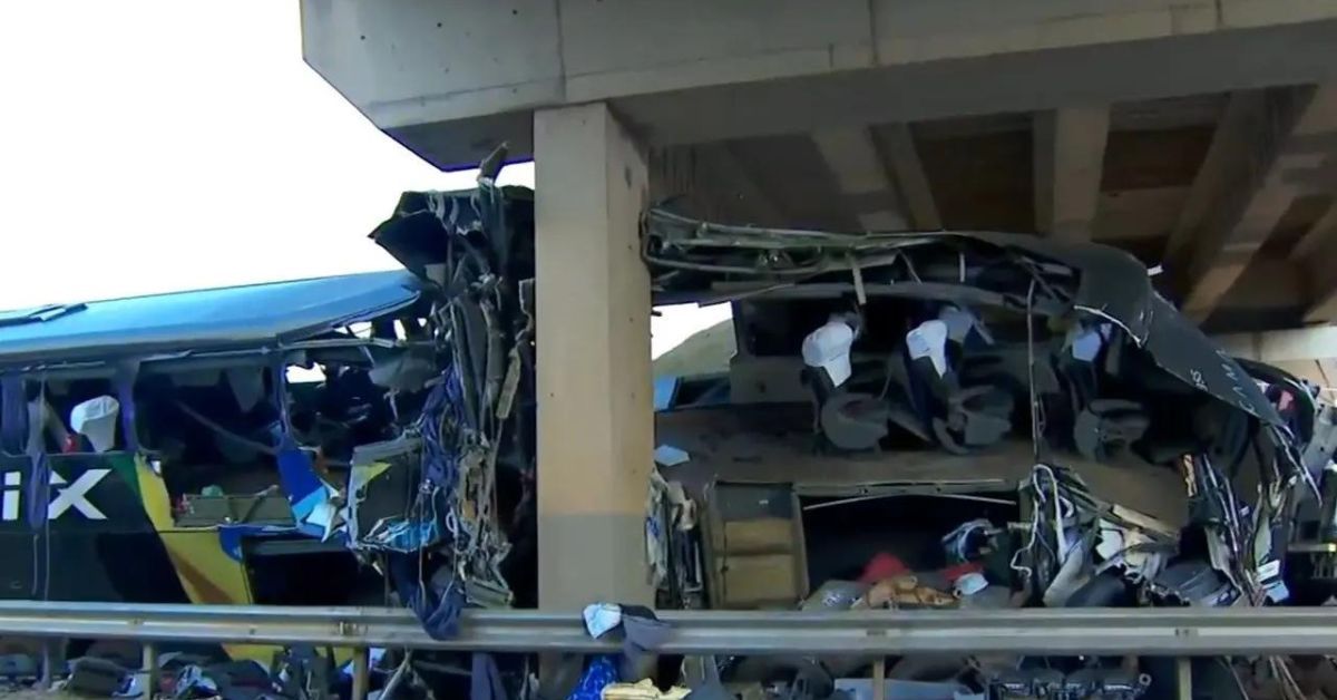 Gravíssimo acidente com ônibus no interior de SP mata 10 pessoas; vídeo mostra tamanho do desastre