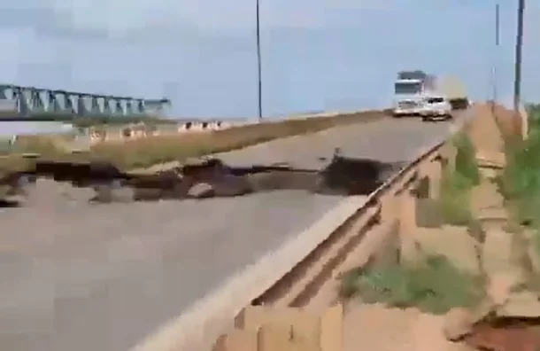 Só Veja se Tiver Coragem!!! Exat0 Momento Que Ponte No Maranhão Racha e Esmaga Pesso…Veja o vídeo